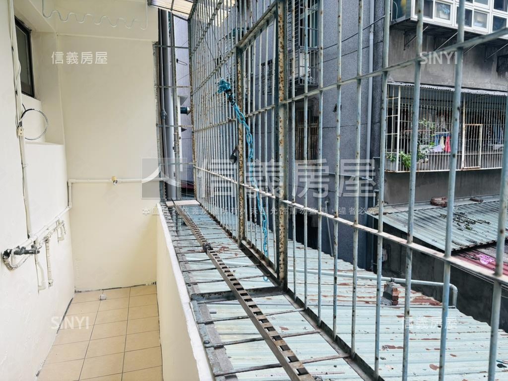 膝蓋救星～大坪數二樓房屋室內格局與周邊環境