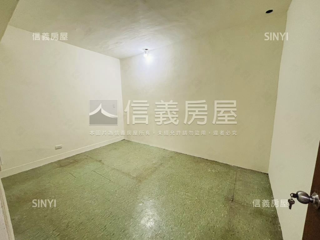 膝蓋救星～大坪數二樓房屋室內格局與周邊環境