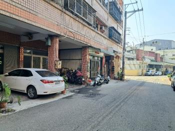 正誠公園旁臨路美透天