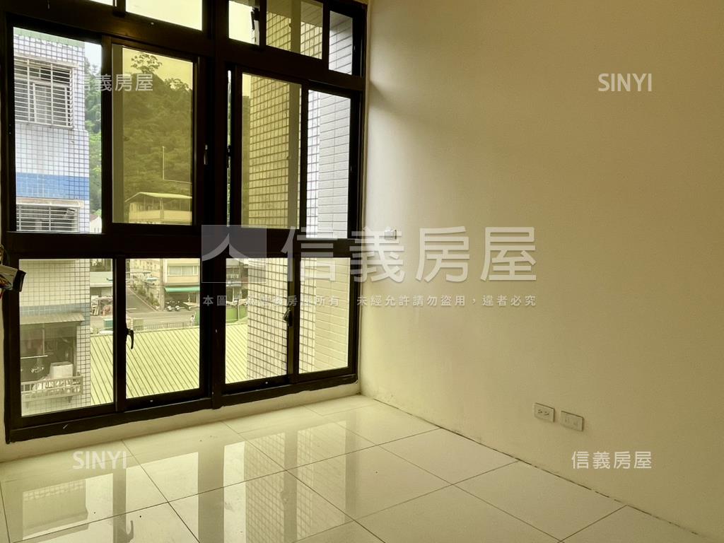 康樂新村新成屋２房２衛房屋室內格局與周邊環境