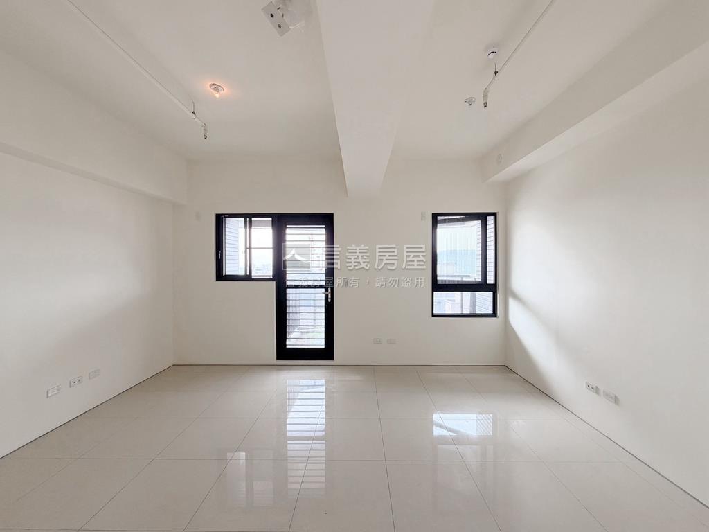 鑫悅最大格局全新未住平車房屋室內格局與周邊環境