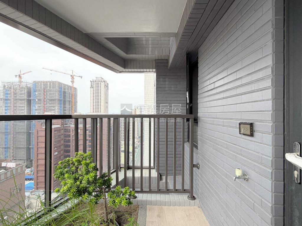 鑫悅最大格局全新未住平車房屋室內格局與周邊環境