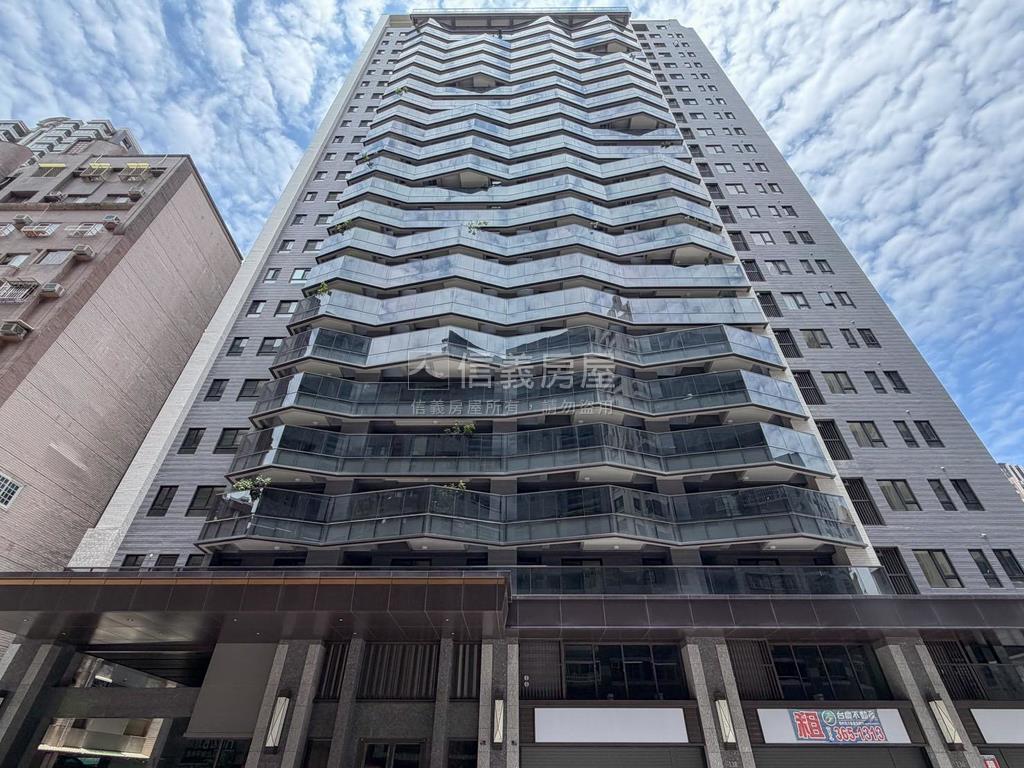 鑫悅最大格局全新未住平車房屋室內格局與周邊環境