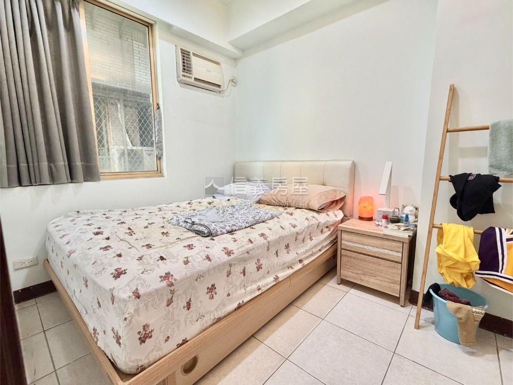 專任捷運年代裝潢美屋房屋室內格局與周邊環境