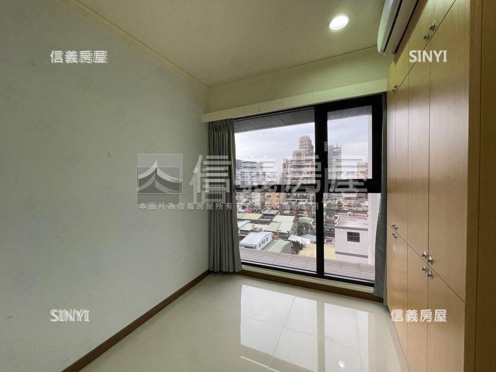 邊間美麗三房坡平車位房屋室內格局與周邊環境