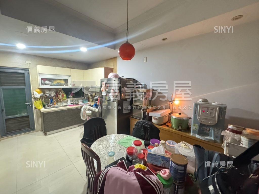 強★樹孝商圈震後臨路別墅房屋室內格局與周邊環境