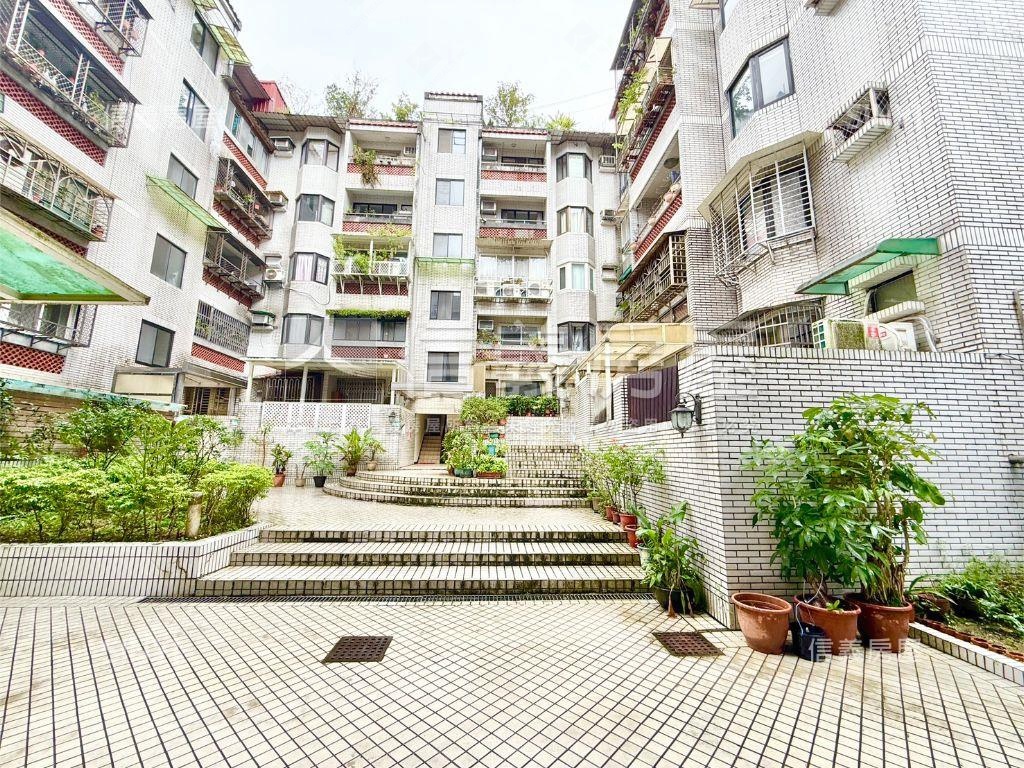 潤泰美景前後庭院１樓房屋室內格局與周邊環境