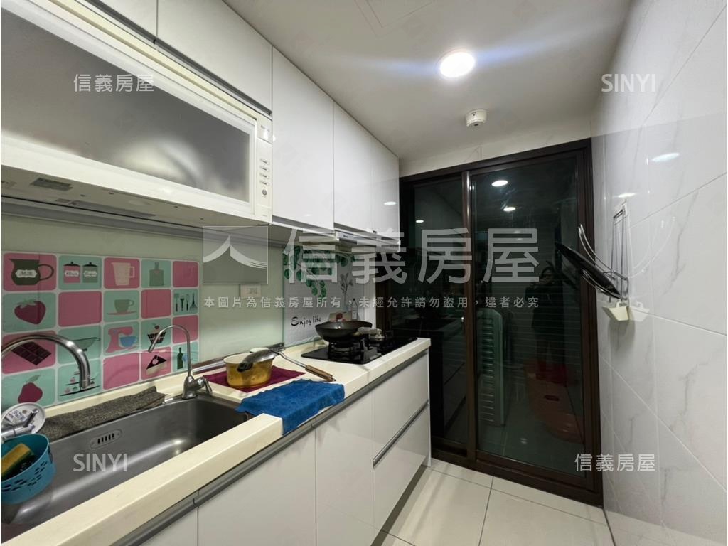 央大麗景明亮視野兩房車位房屋室內格局與周邊環境