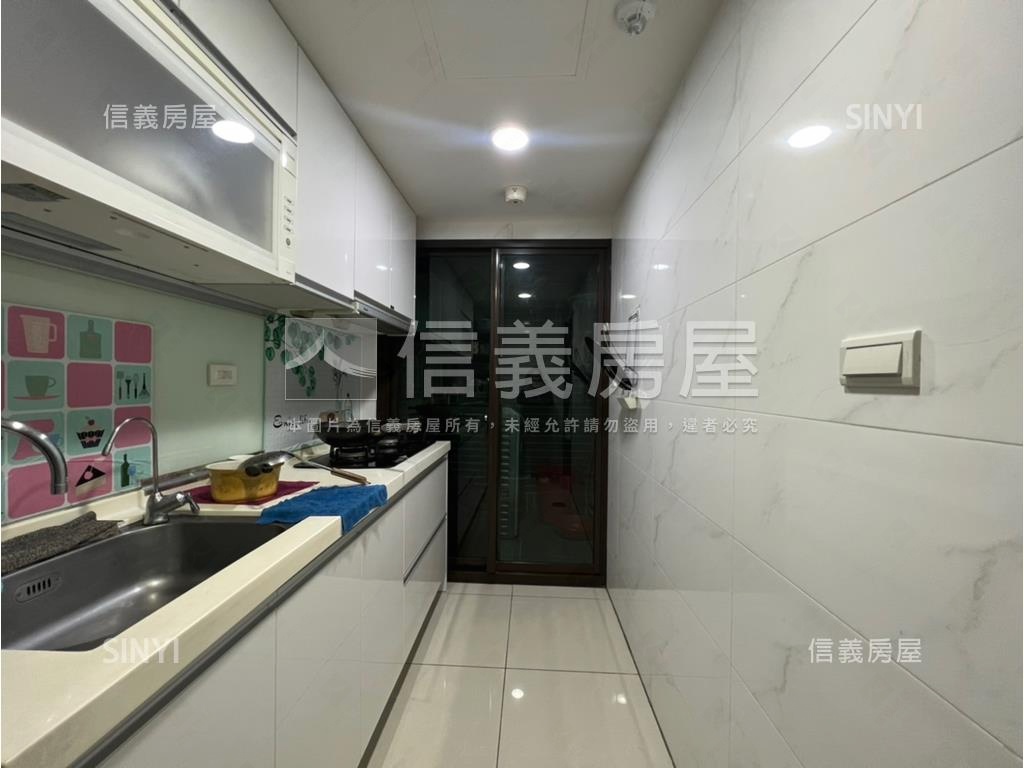 央大麗景明亮視野兩房車位房屋室內格局與周邊環境