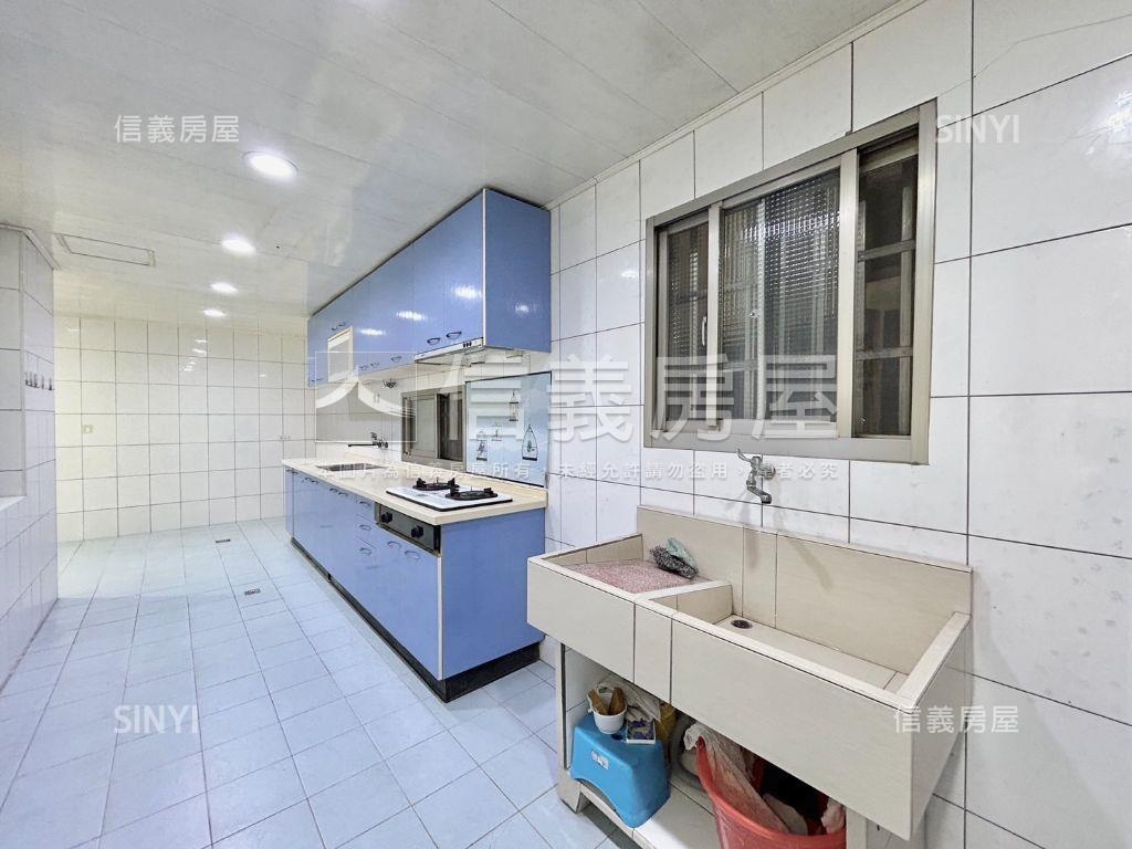 近園區光復路三房房屋室內格局與周邊環境