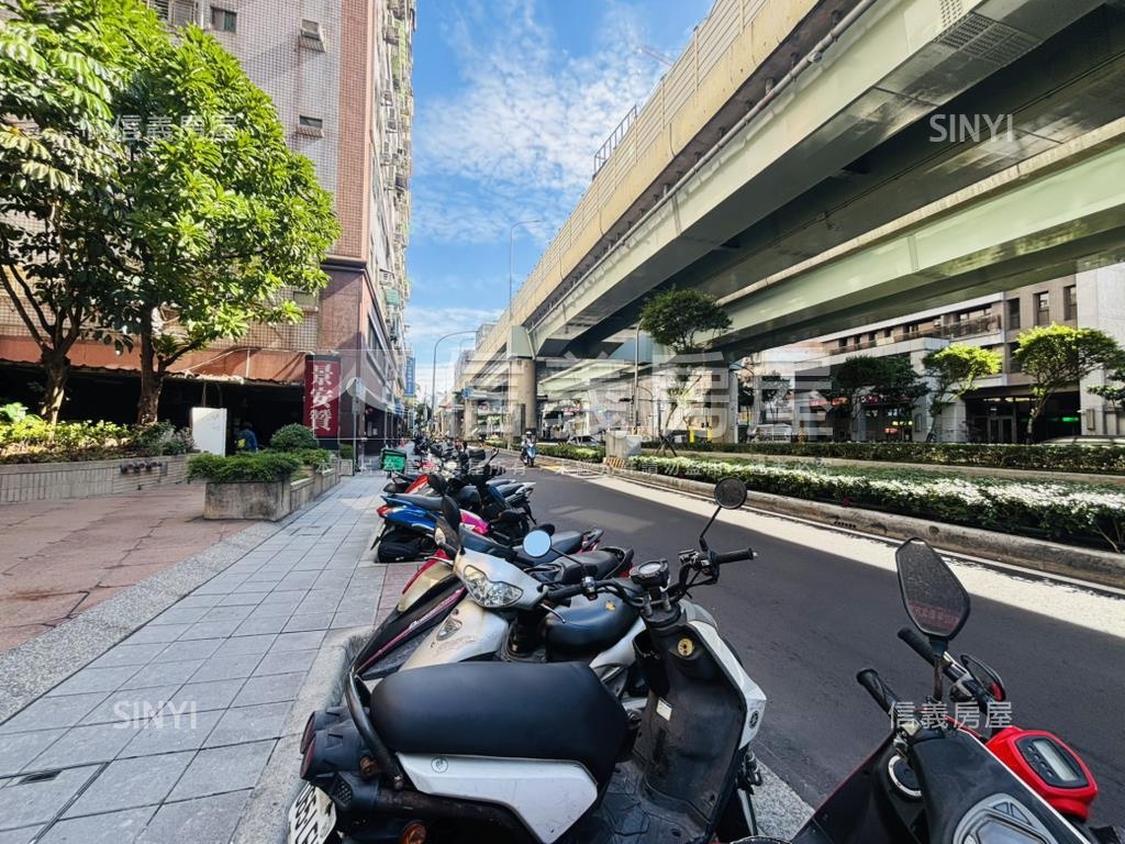 景安贊邊間正２房讚房屋室內格局與周邊環境