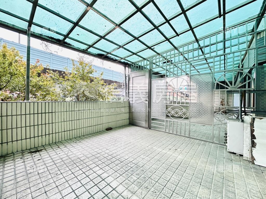 塔城龍門．近雙子星露台戶房屋室內格局與周邊環境