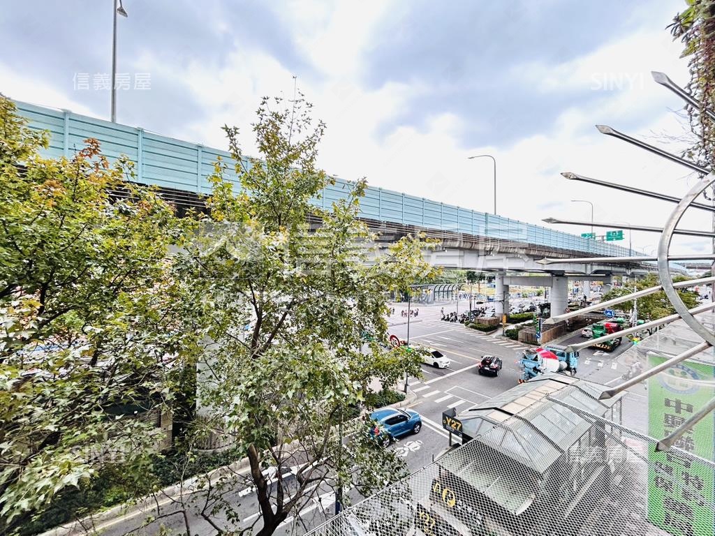 塔城龍門．近雙子星露台戶房屋室內格局與周邊環境