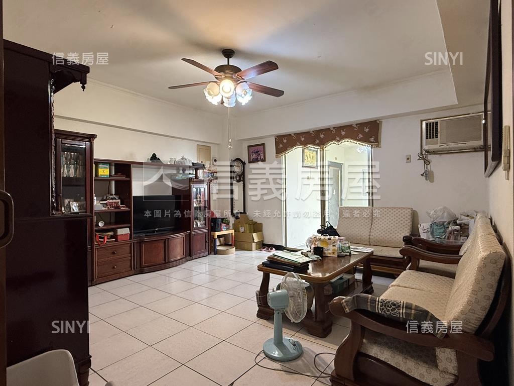 近Ｒ１５捷運高樓四房平車房屋室內格局與周邊環境