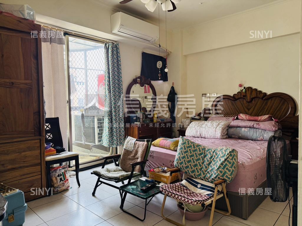 近Ｒ１５捷運高樓四房平車房屋室內格局與周邊環境