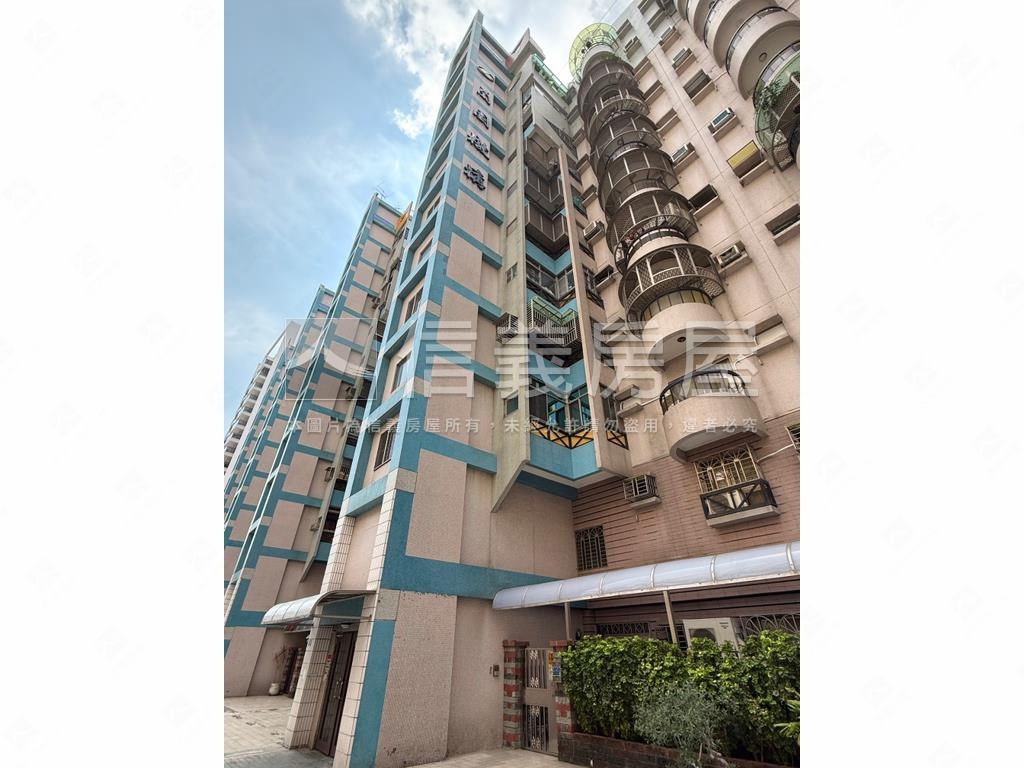 近Ｒ１５捷運景觀四房平車房屋室內格局與周邊環境