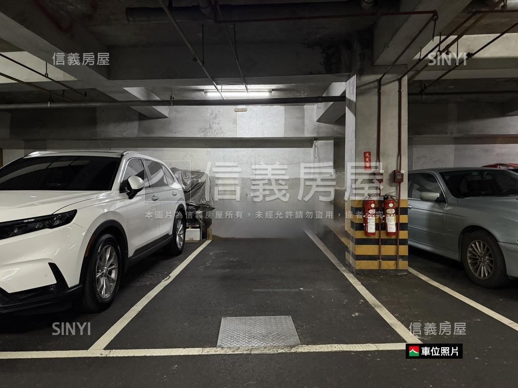 近Ｒ１５捷運景觀四房平車房屋室內格局與周邊環境