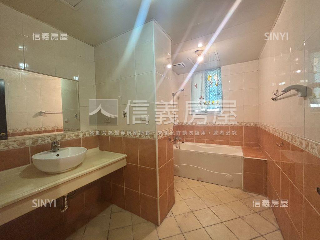 信義路１樓店面＋２樓房屋室內格局與周邊環境