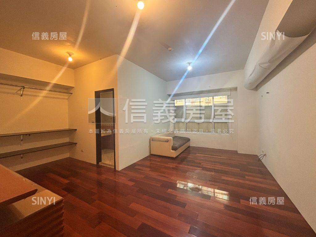 信義路１樓店面＋２樓房屋室內格局與周邊環境