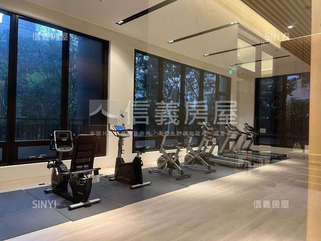 榮馥大院二房車位房屋室內格局與周邊環境