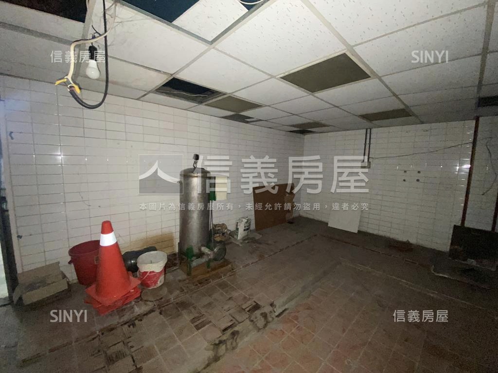 自由路Ｂ１倉庫房屋室內格局與周邊環境