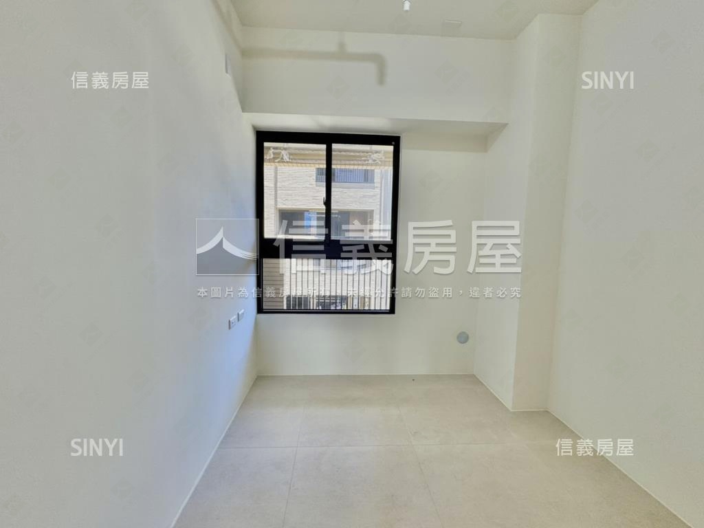 鳳凰康澤學區四房配車位房屋室內格局與周邊環境