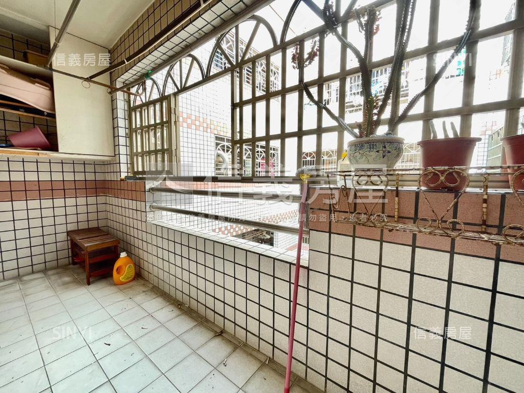 前鎮低總成家大四房房屋室內格局與周邊環境