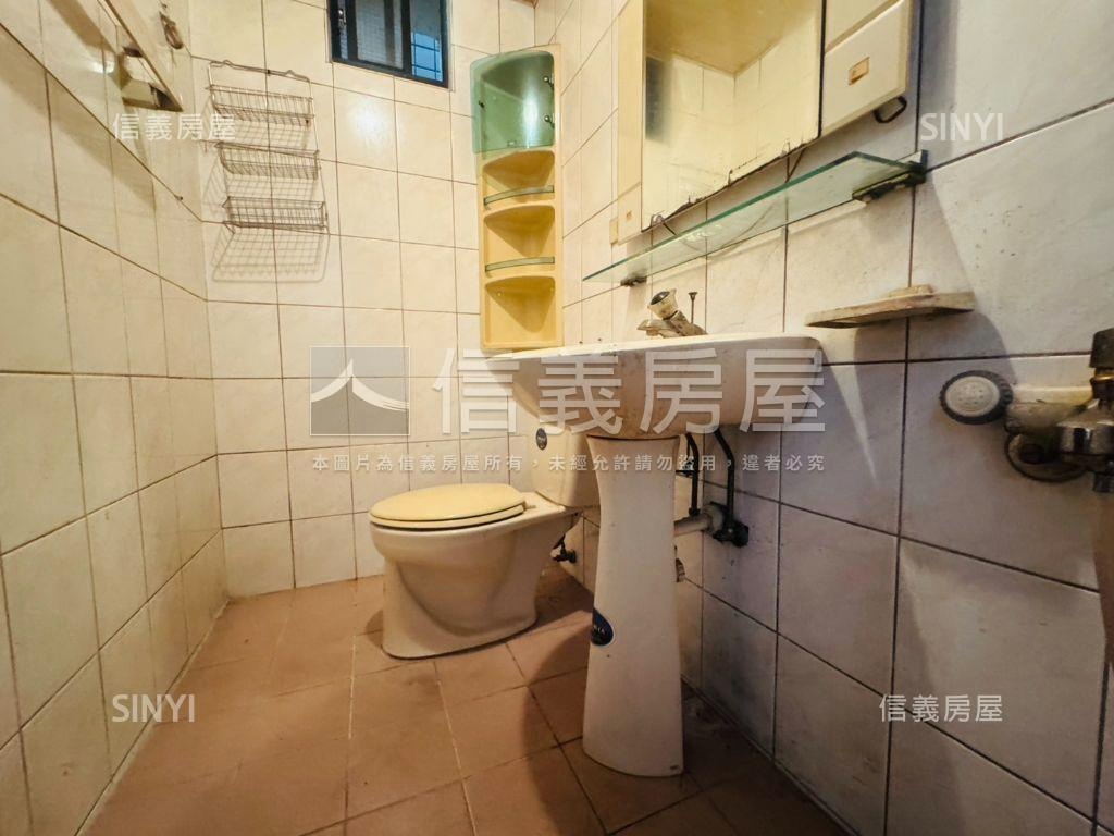 長安邊間方正三樓房屋室內格局與周邊環境