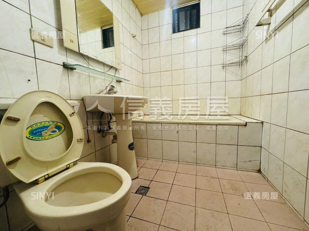 長安邊間方正三樓房屋室內格局與周邊環境