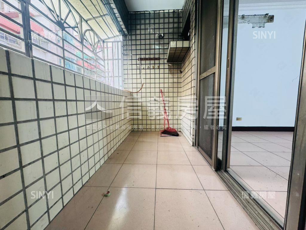 長安邊間方正三樓房屋室內格局與周邊環境