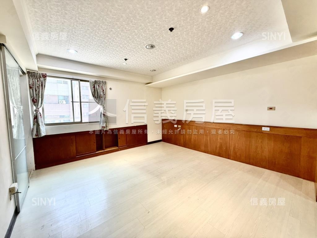 聚光映南國四房平車房屋室內格局與周邊環境