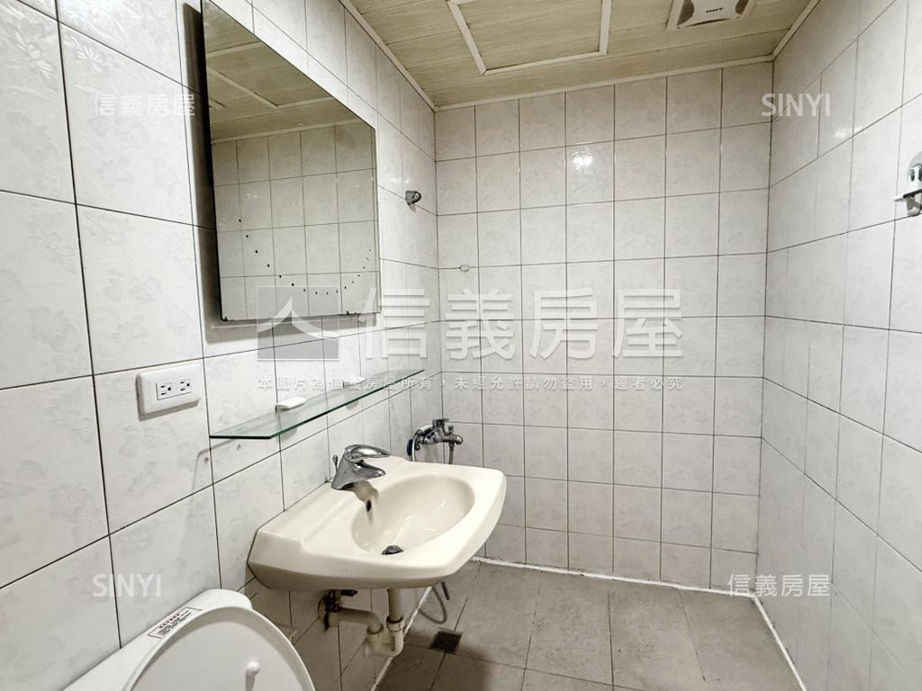 聚光映南國四房平車房屋室內格局與周邊環境