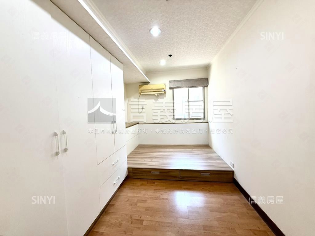 聚光映南國四房平車房屋室內格局與周邊環境