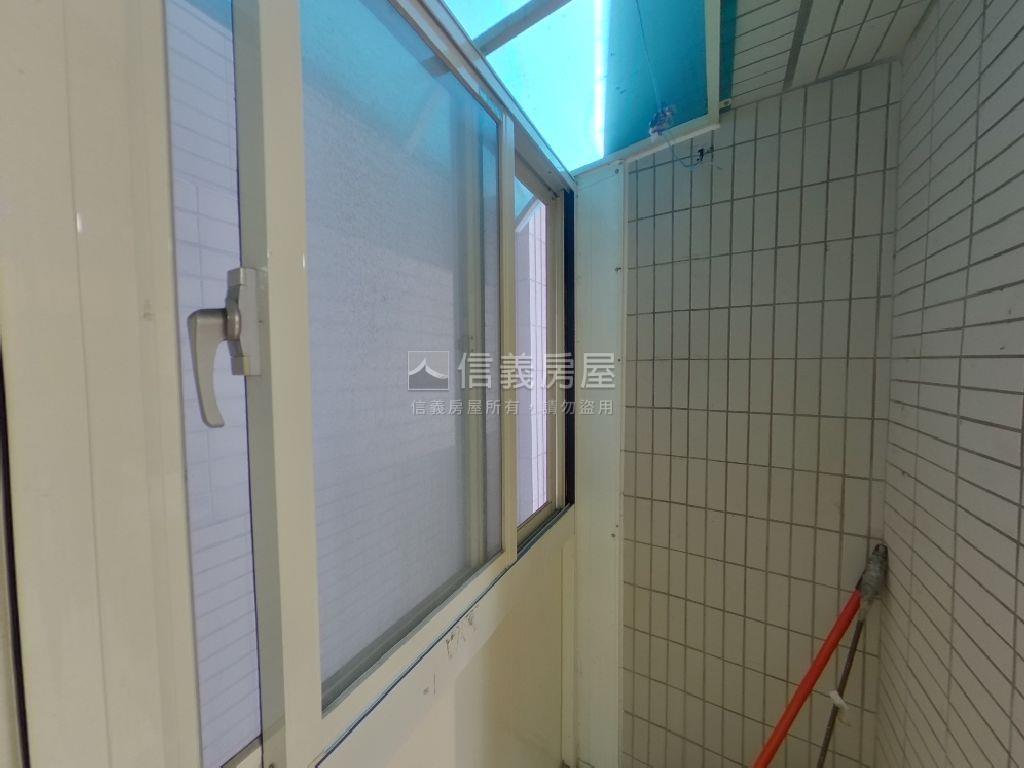 生活交通機能強捷運套房房屋室內格局與周邊環境