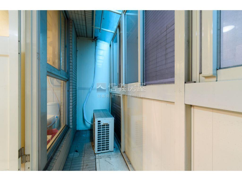 生活交通機能強捷運套房房屋室內格局與周邊環境