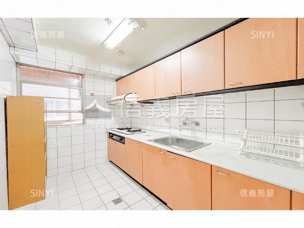 松竹捷運站｜北屯官邸平車房屋室內格局與周邊環境
