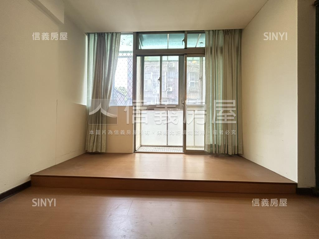 Ｙ３９★近公園低總價三房房屋室內格局與周邊環境