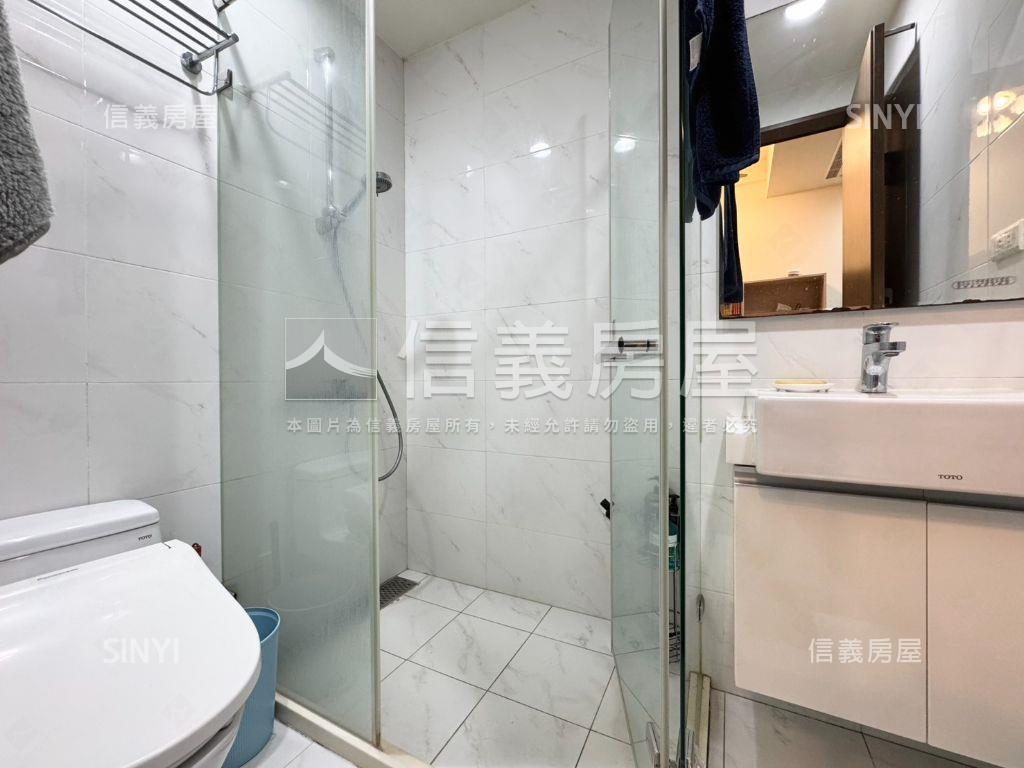 捷運挑高大空間美宅房屋室內格局與周邊環境