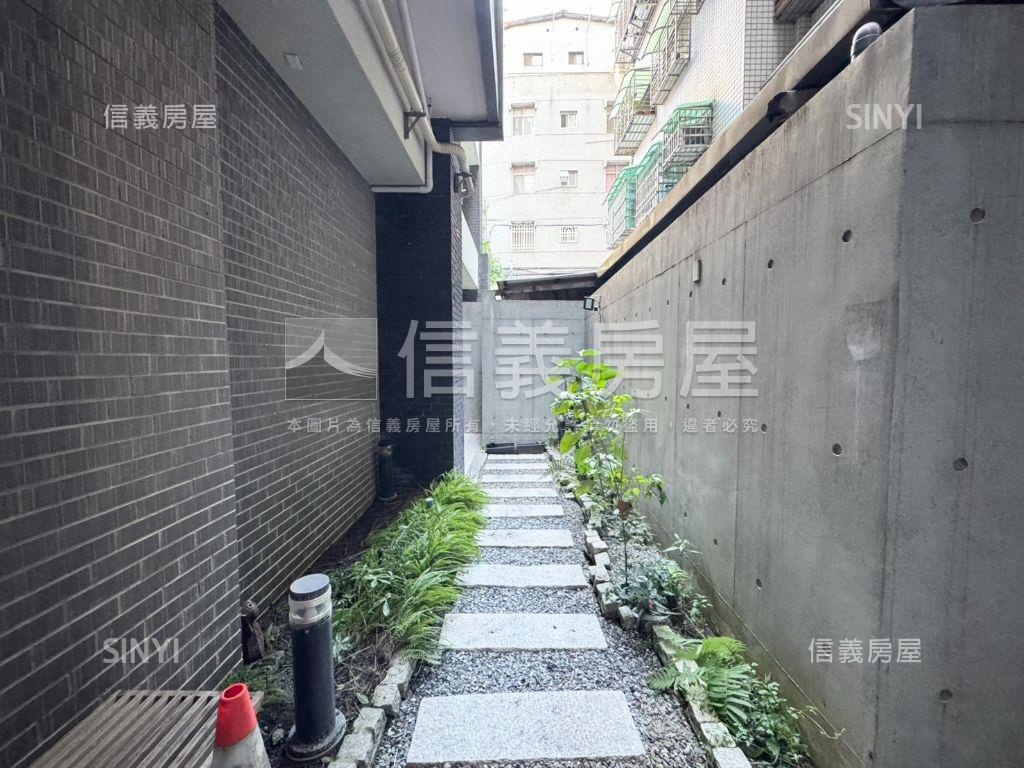 捷運挑高大空間美宅房屋室內格局與周邊環境