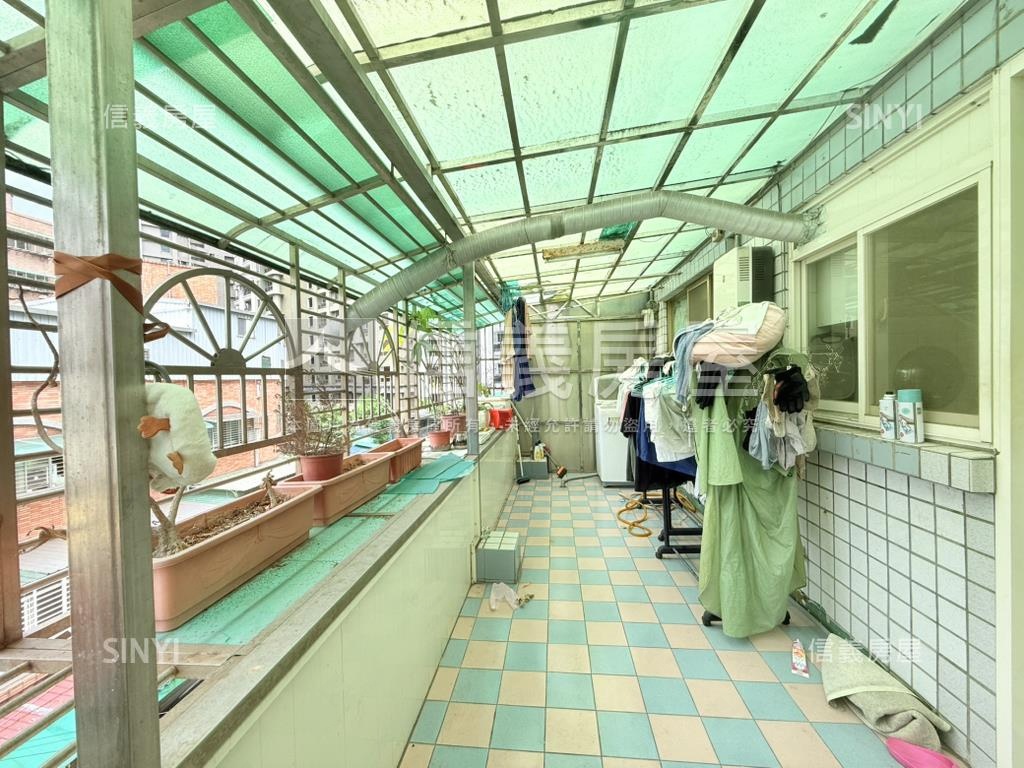 徐匯商圈低總邊間三房車位房屋室內格局與周邊環境