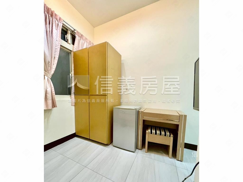新板捷運投報兩套房屋室內格局與周邊環境