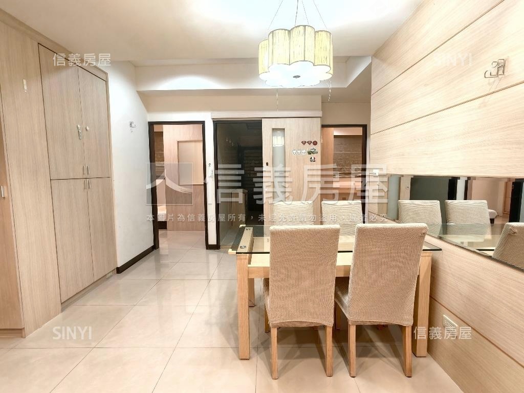 專任臻愛香榭外棟戶房屋室內格局與周邊環境