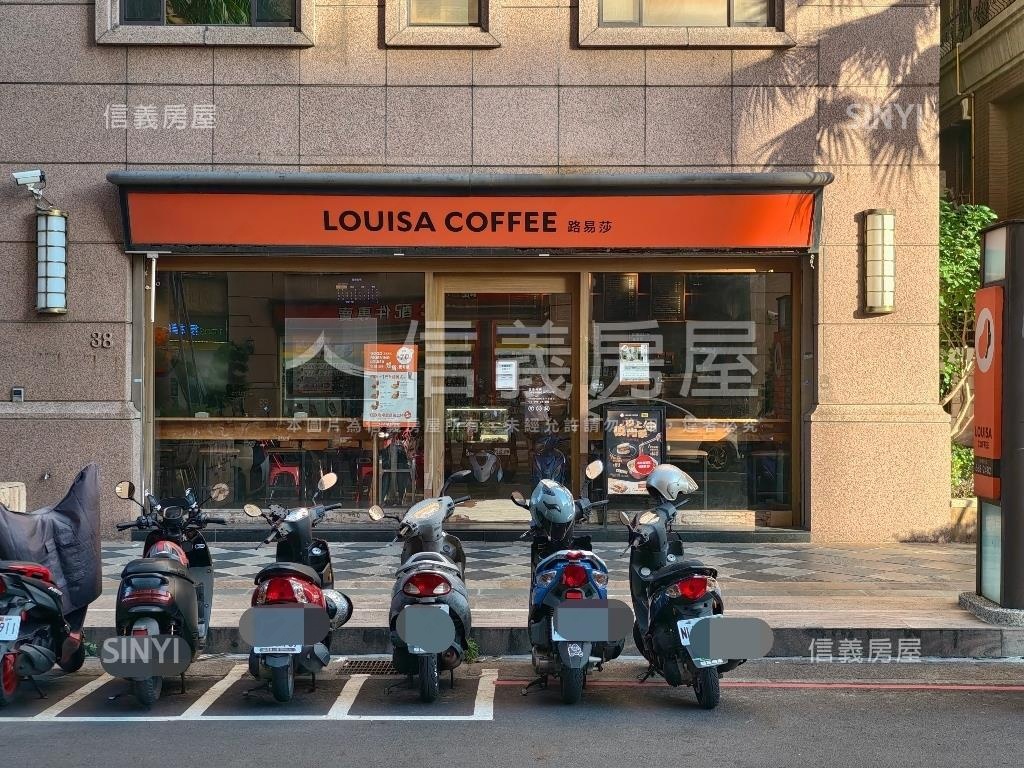 專任臻愛香榭外棟戶房屋室內格局與周邊環境