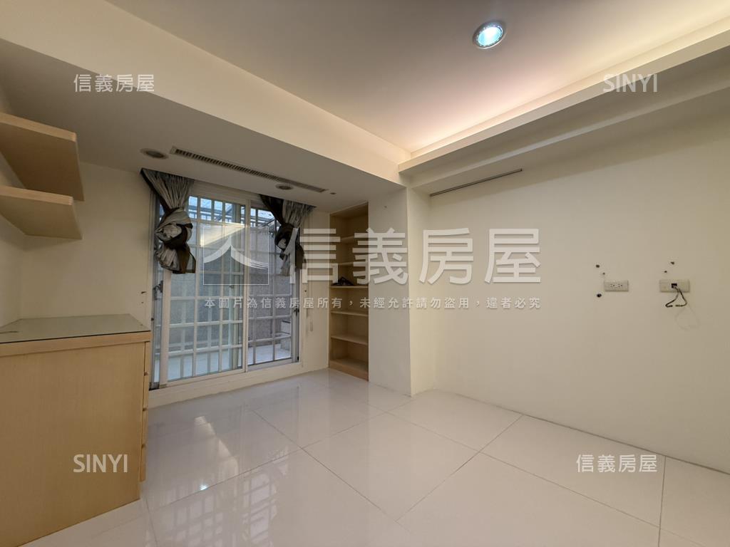 大土持中正傳家庭院一樓房屋室內格局與周邊環境