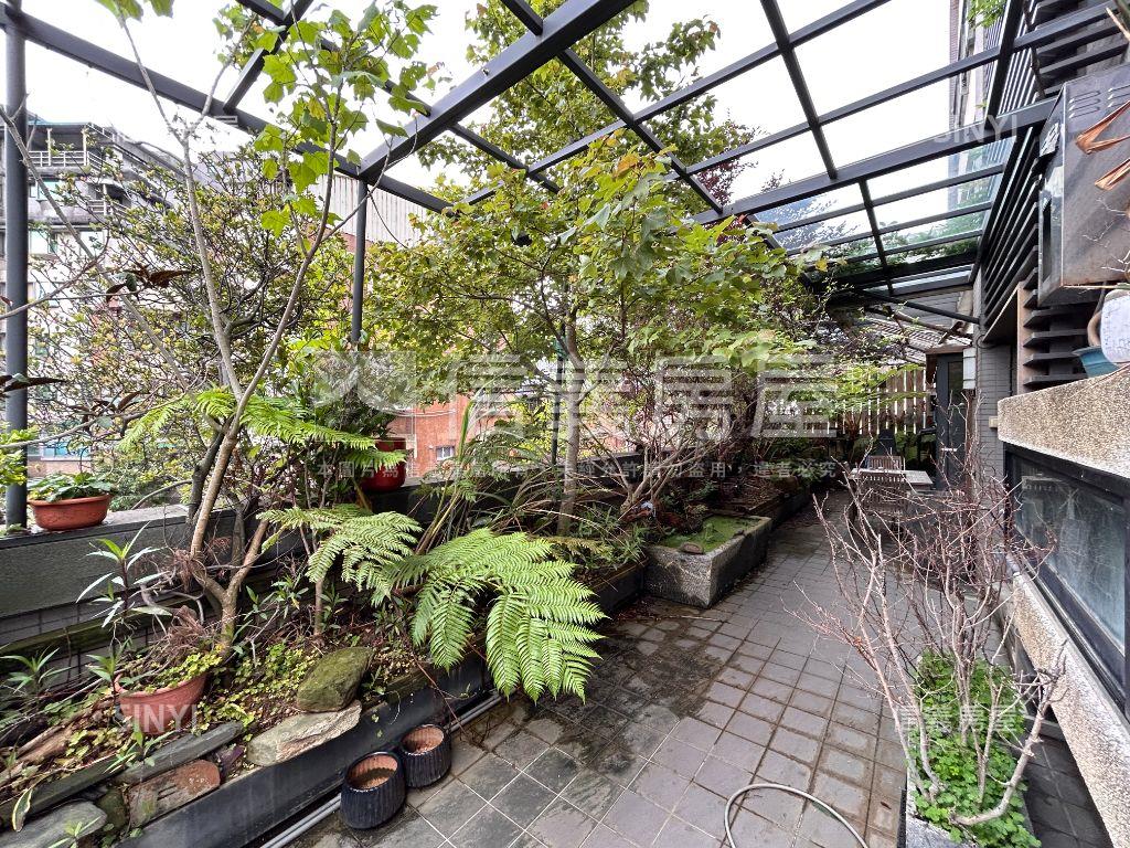 內科御花園４＋１房露台宅房屋室內格局與周邊環境