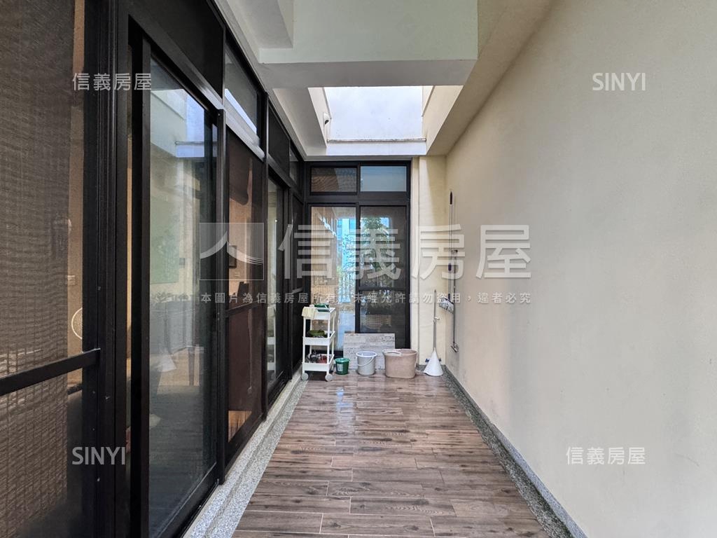 翡翠森林併排停車電梯車墅房屋室內格局與周邊環境