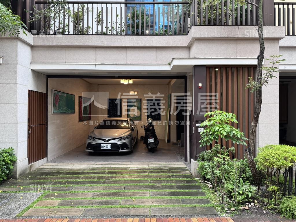翡翠森林併排停車電梯車墅房屋室內格局與周邊環境