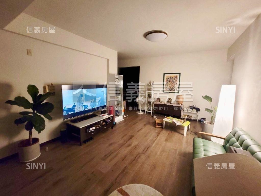 信義區稀有邊間大空間美寓房屋室內格局與周邊環境