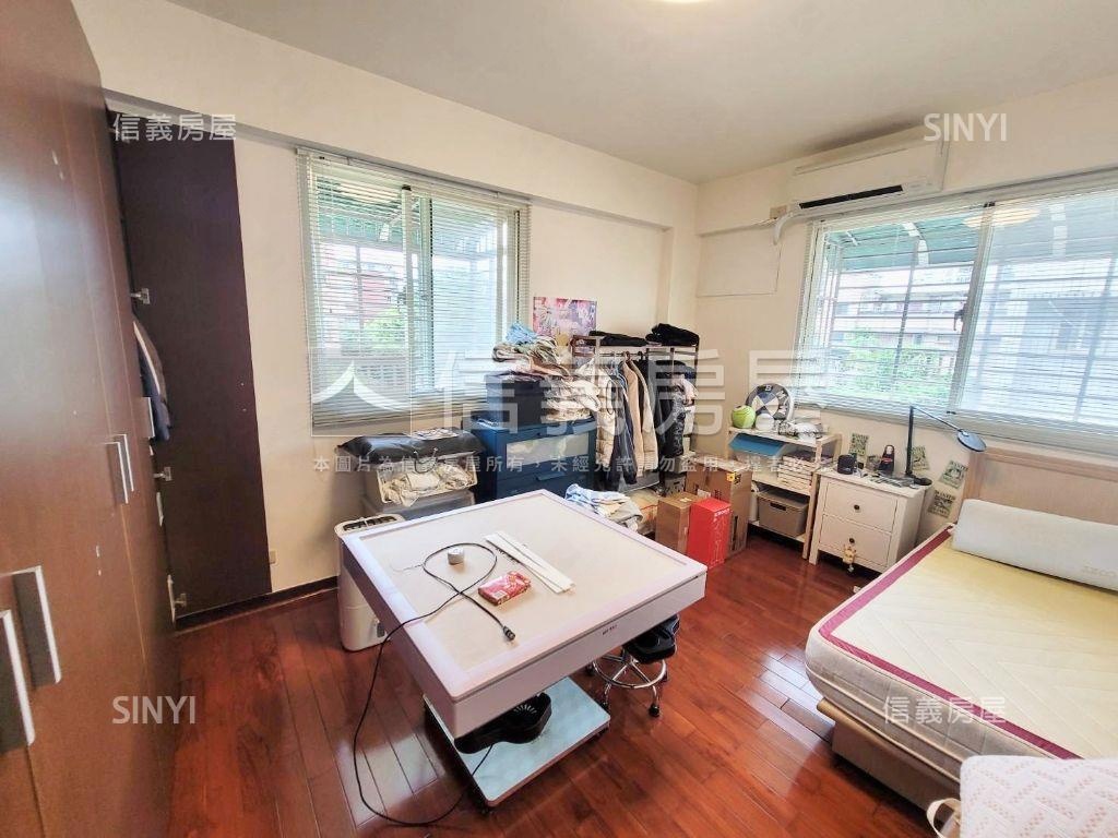 信義區稀有邊間大空間美寓房屋室內格局與周邊環境