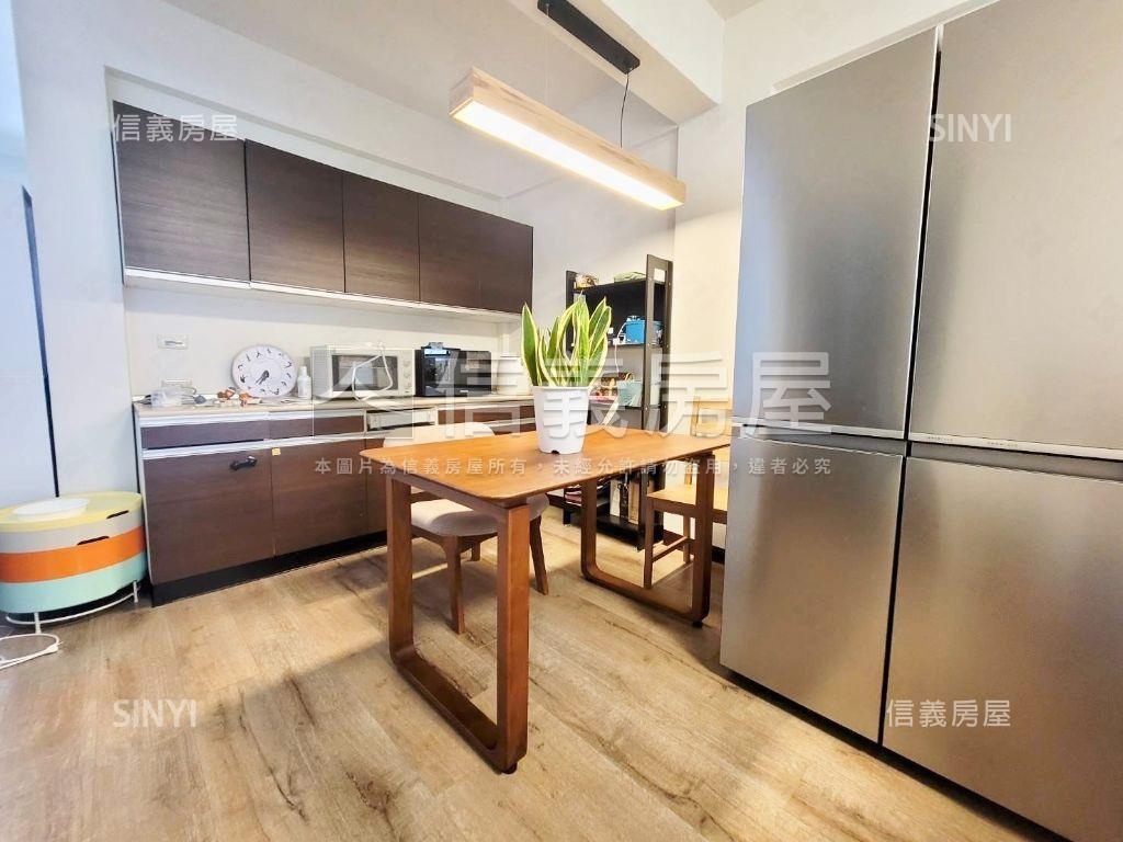 信義區稀有邊間大空間美寓房屋室內格局與周邊環境